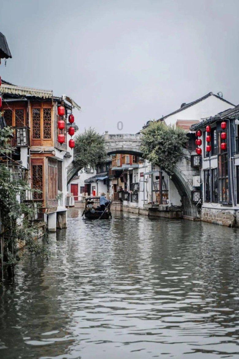 可爱吊带裙